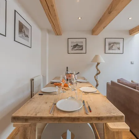 Clusettes 1-min Walk To + Parking & Wifi - Happy *